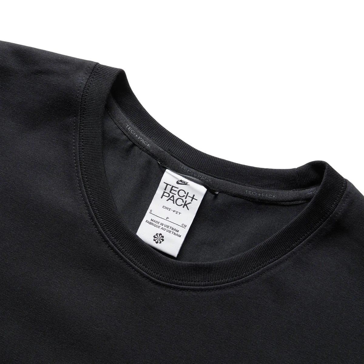 Nike SPORTSWEAR TECH PACK T-SHIRT - Image 2