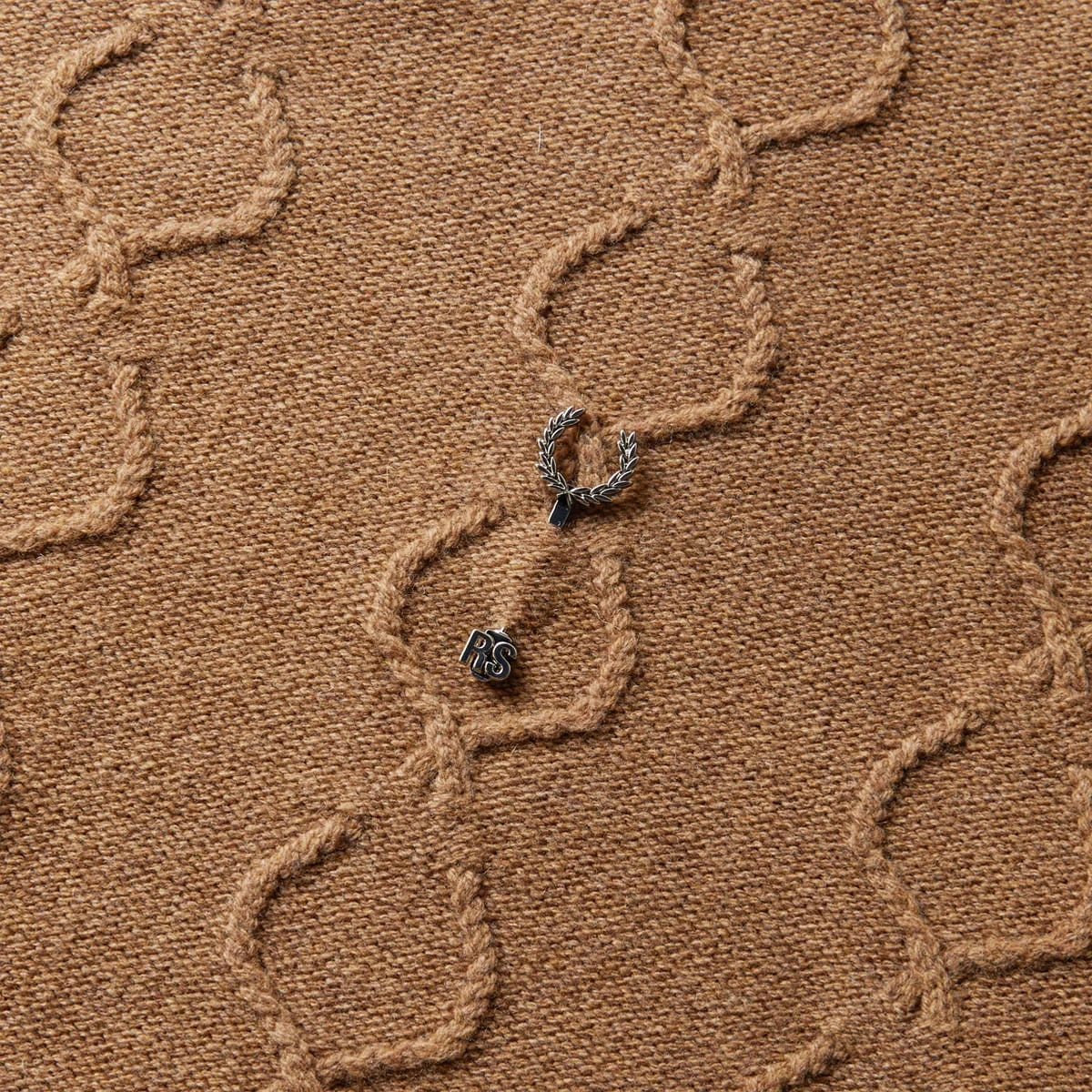 Fred Perry PATCHED OVERSIZED JUMPER - Image 3