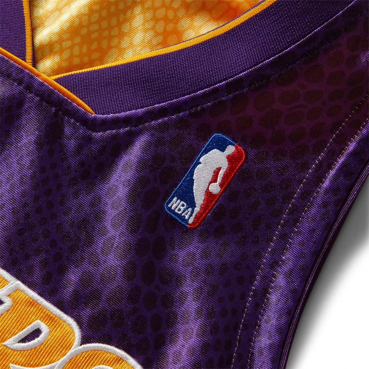 Mitchell & Ness LAKERS KOBE 8 REVERSIBLE JERSEY - Image 9
