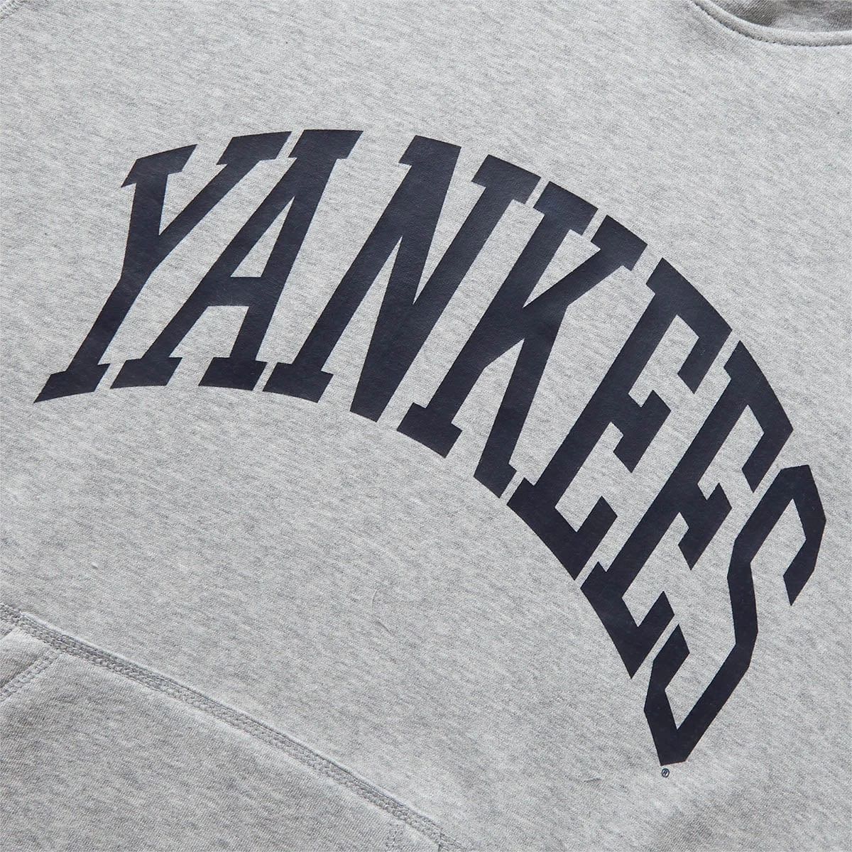 NEW ERA NEW YORK YANKEES ARCH HOODIE - Image 2