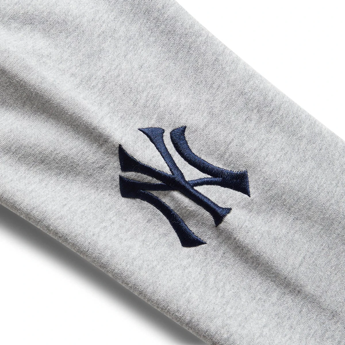 NEW ERA NEW YORK YANKEES ARCH HOODIE - Image 3