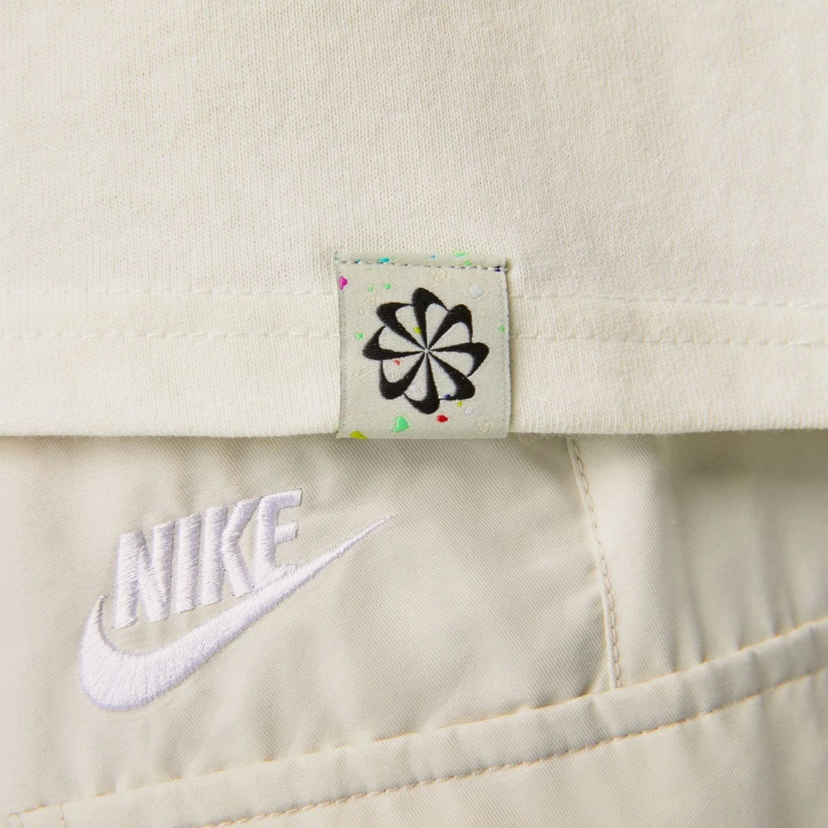 Nike SPORTSWEAR TEE - Image 4